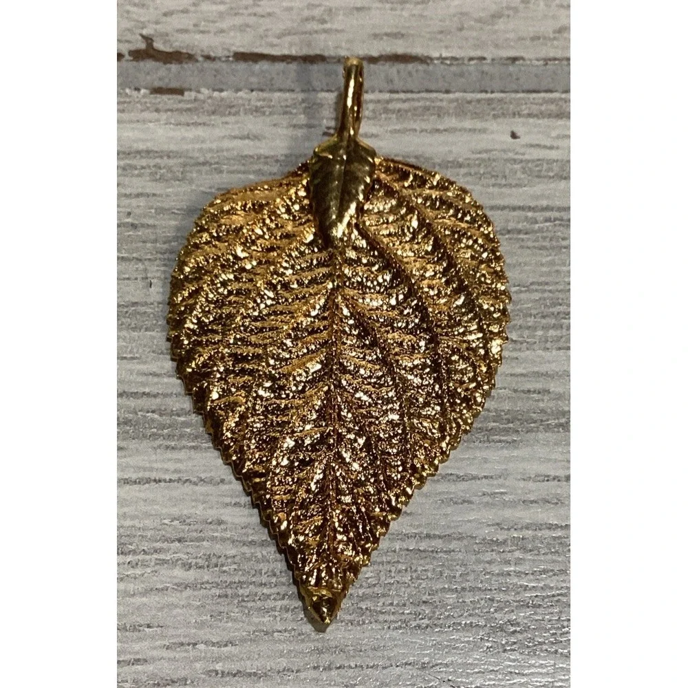 Goldtone Pendant‎ Leaf Shaped Textured Vintage